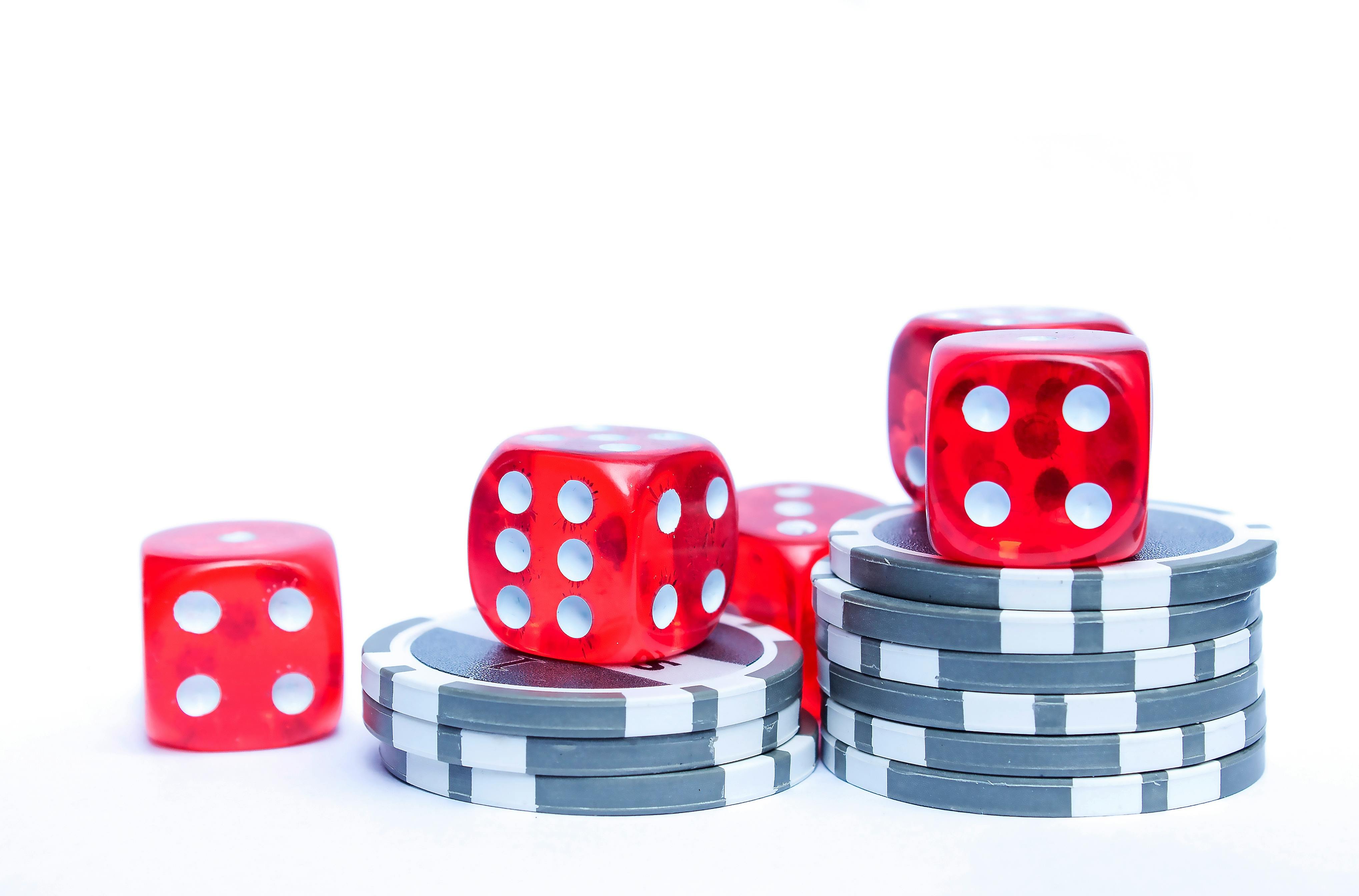Tampilan layar meja Roulette Pretty Gaming dengan roda, chip, dan informasi statistik real-time
